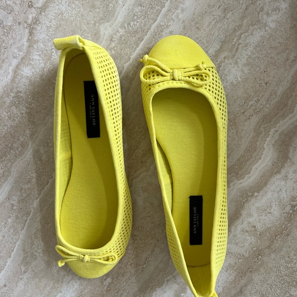 Ann Taylor Yellow Suede Ballet Flat with Bow
Size: 6.5 . New in box, never open - Picture 11 of 17